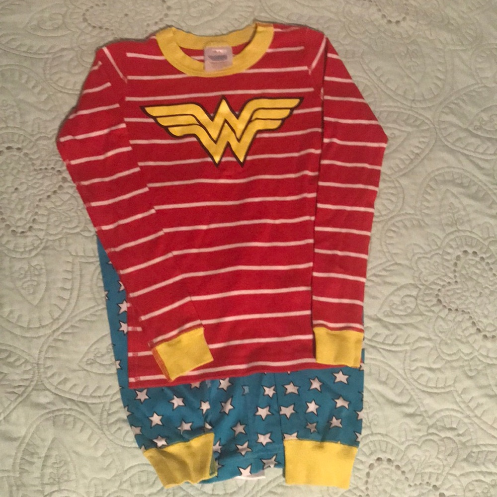 Like New Wonder Woman pajama set